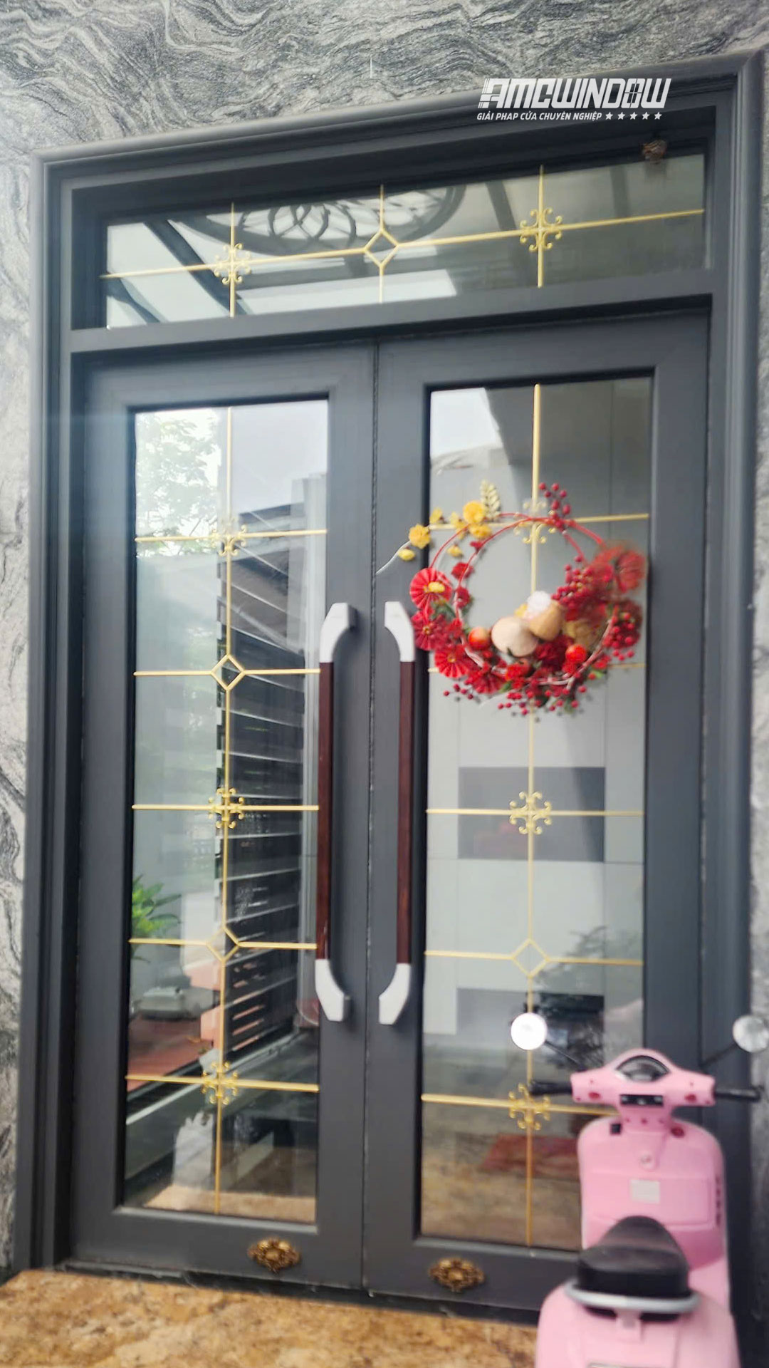 AMC WINDOW BÀN GIAO CÔNG TRÌNH NHÀ PHỐ TẠI BẮC NINH Cửa thủy lực khung nhôm ôm phào – chắc chắn, sang trọng